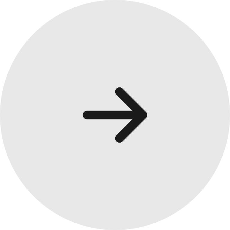 Arrow icon, geometric centering. The visual center is 0.9px right of the button center.